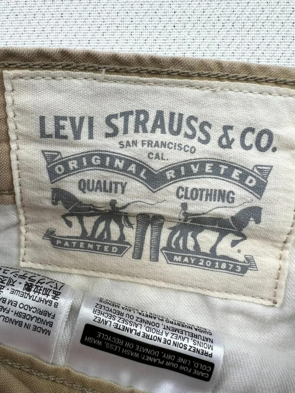 Levis Men's Cotton Chino Shorts Flat Front Stretch Size 36 Khaki Solid Casual